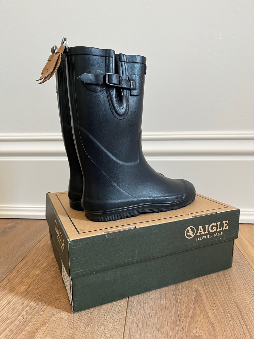 AIGLE Woody Pop Rain Boots, in Marine. Made in France. Leather Leaf Detail.